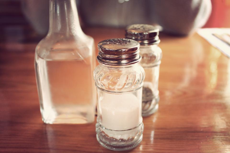 Illustration for article titled 7 Clever Cleaning Hacks To Make Your Life Much Easier